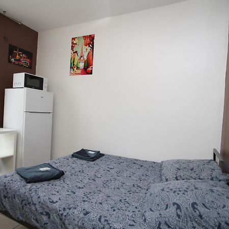 08 - Chambre Proche Paris Et Transports Avec Tv Wifi Saint-Denis  Bagian luar foto